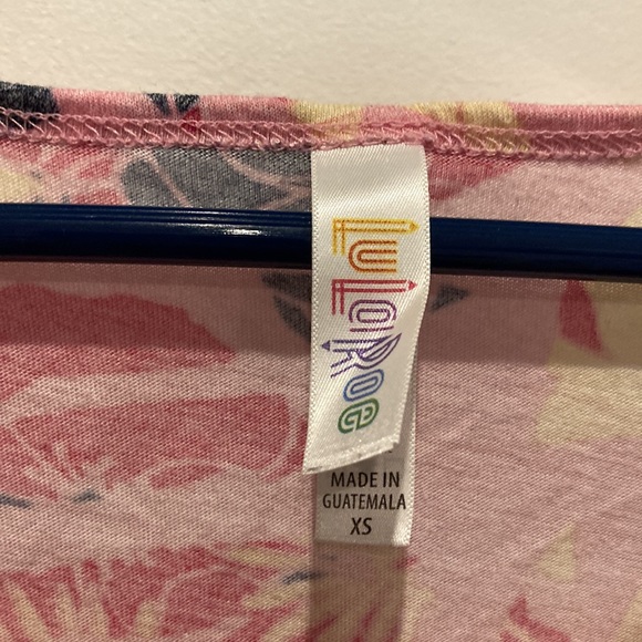 LuLaRoe Pattern Shirt - Picture 3 of 4